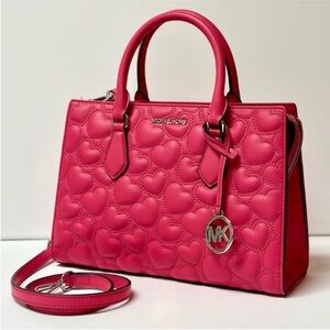 MICHAEL KORS Sheila Medium
Heart Embroidered Satchel